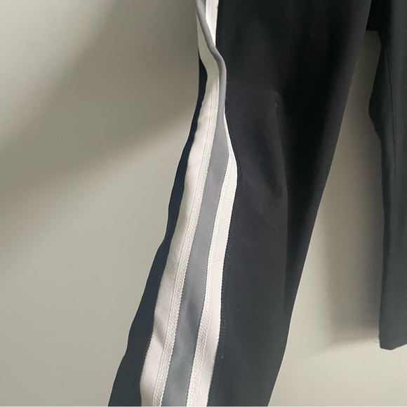 Bundle: 2 pairs of size small 90 Degree Leggings - Picture 14 of 16